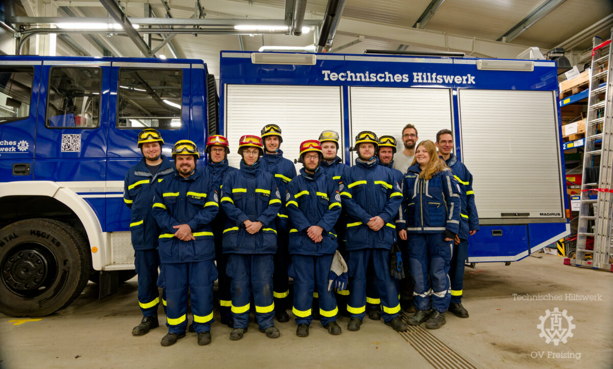 Neun neue Einsatzkräfte für das THW Freising